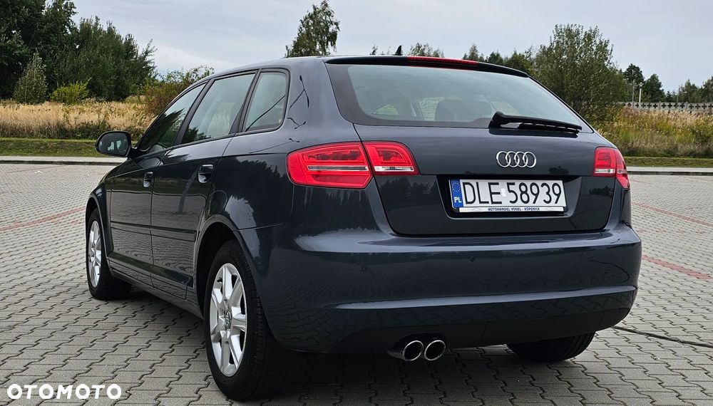 Audi A3 2.0 TDI DPF (DSG) S tronic Ambition - 6