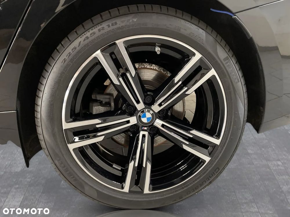 BMW Seria 3 320i xDrive M Sport - 9