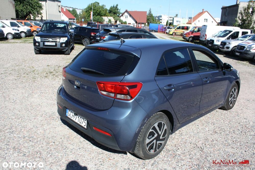 Kia Rio - 4