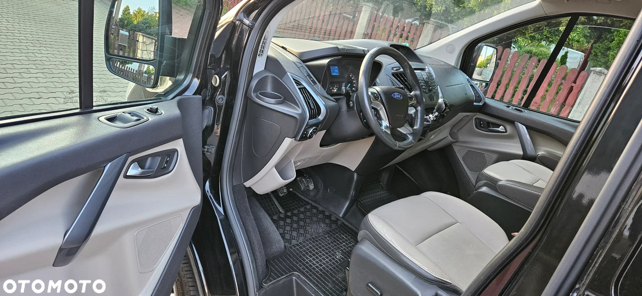 Ford Tourneo Custom 300 L2H1 VA Limited - 17