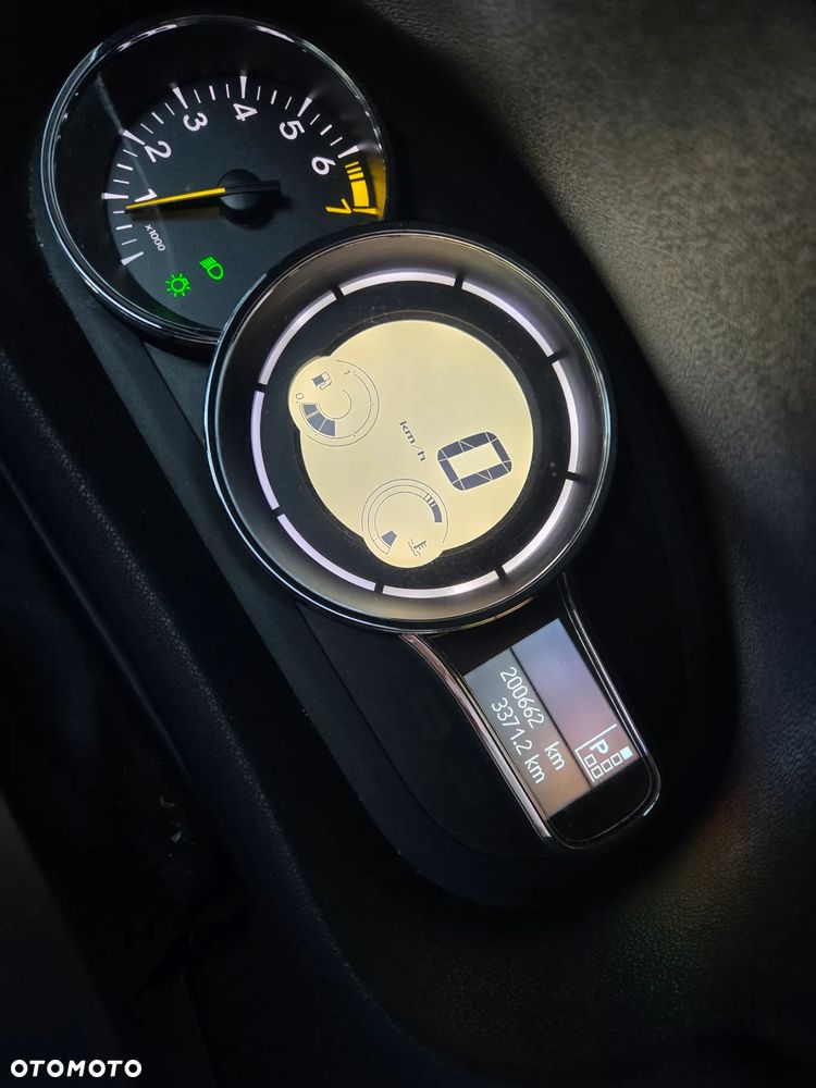 Renault Megane 2.0 16V Exception CVT - 12