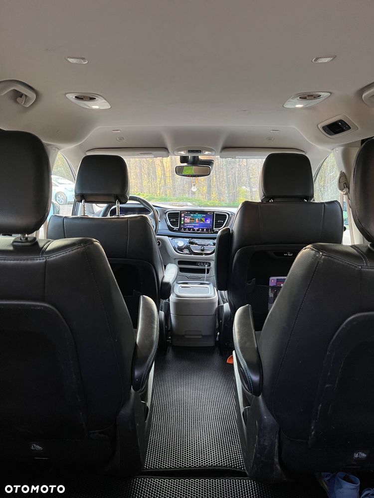 Chrysler Pacifica - 5