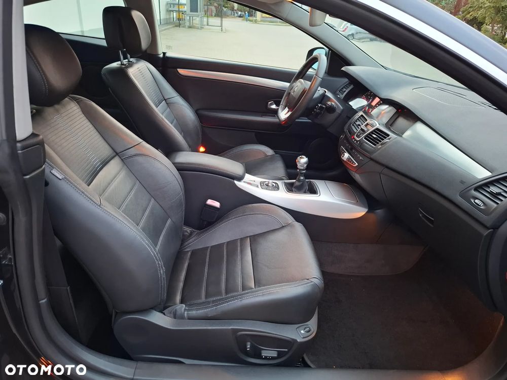 Renault Laguna dCi 180 FAP GT - 27