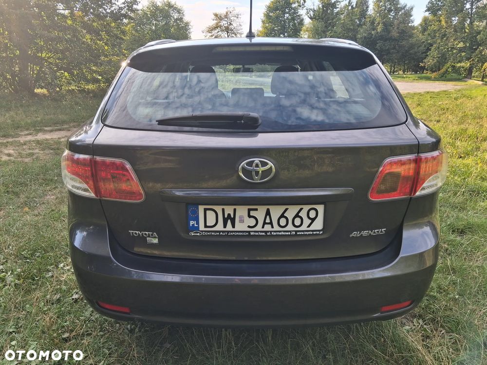 Toyota Avensis 2.0 D-4D Luna - 4