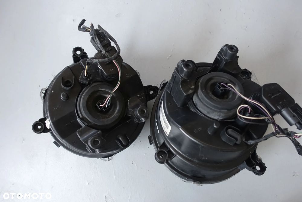 LAMPA  PRAWY PRZÓD JEEP PATRIOT 06-10r. - 2