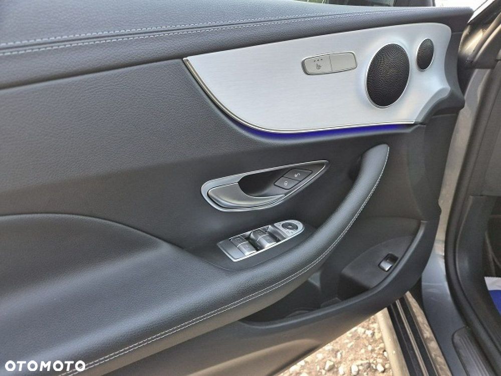 Mercedes-Benz Klasa E - 27