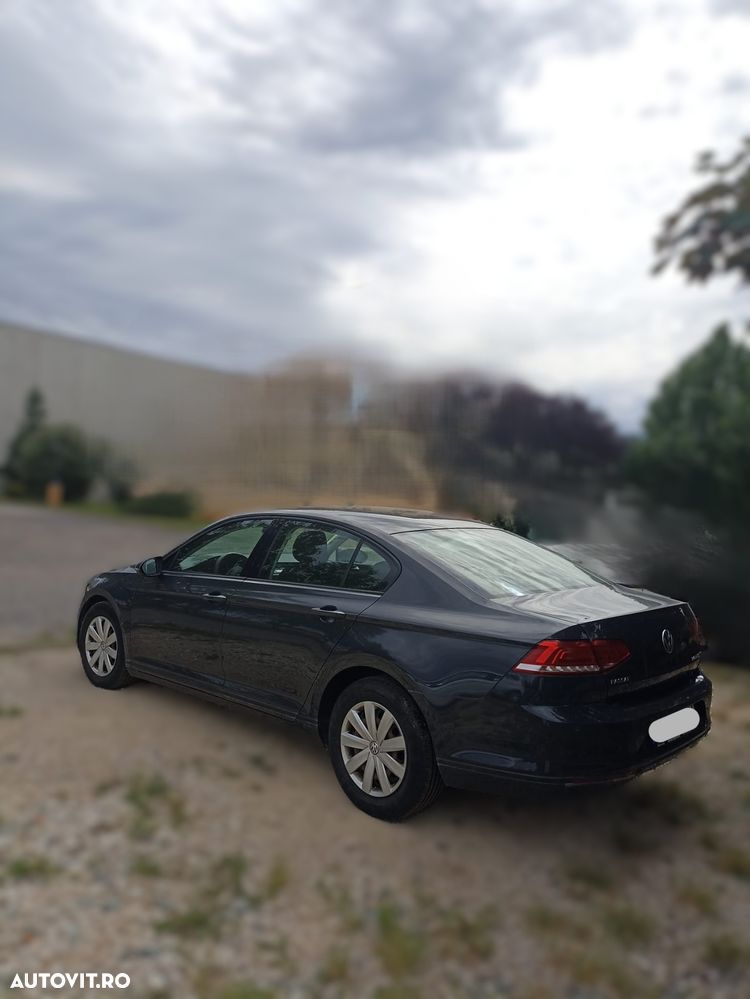 Volkswagen Passat - 12