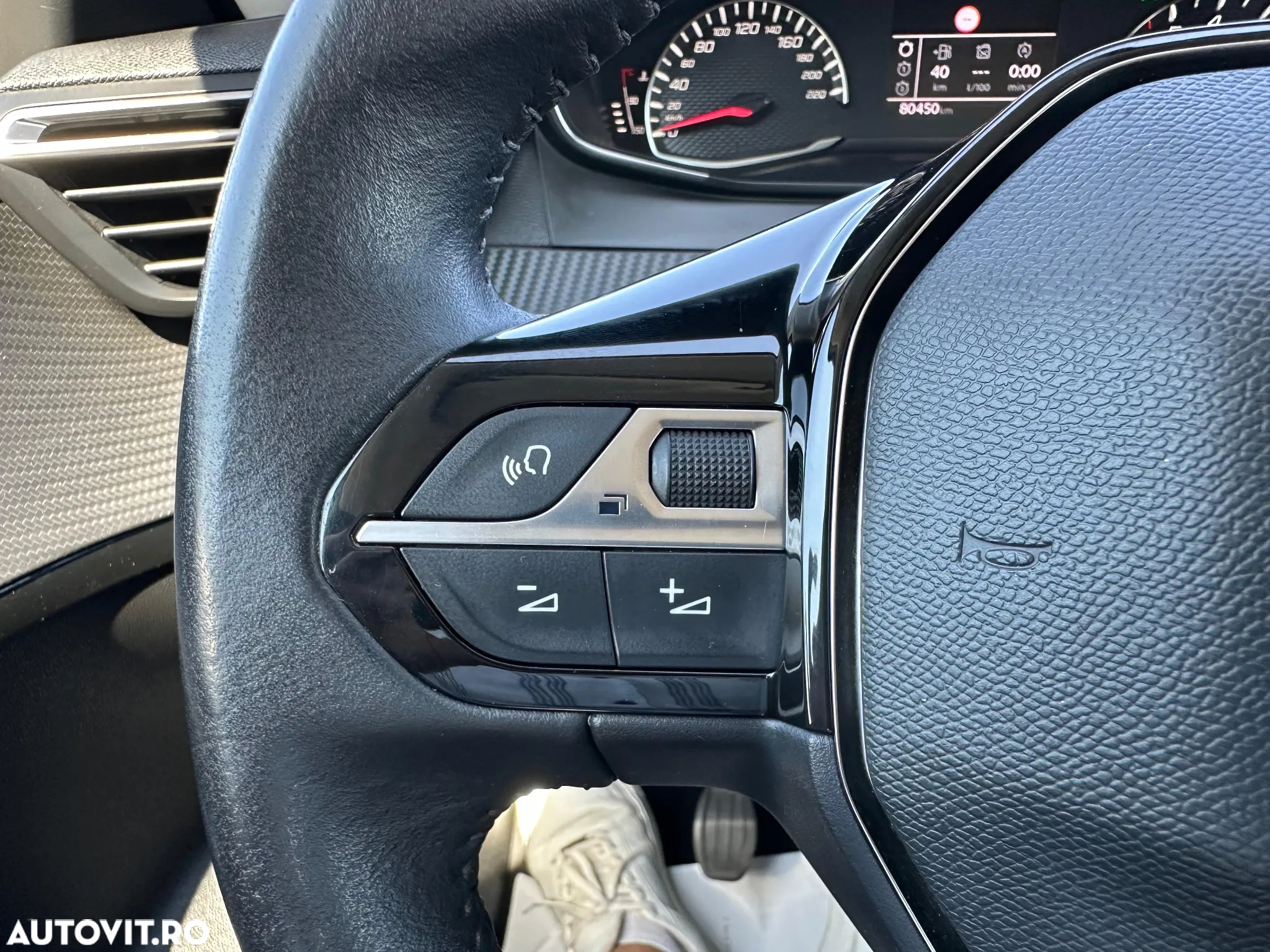 Peugeot 208 1.2 L PureTech STT Active - 25