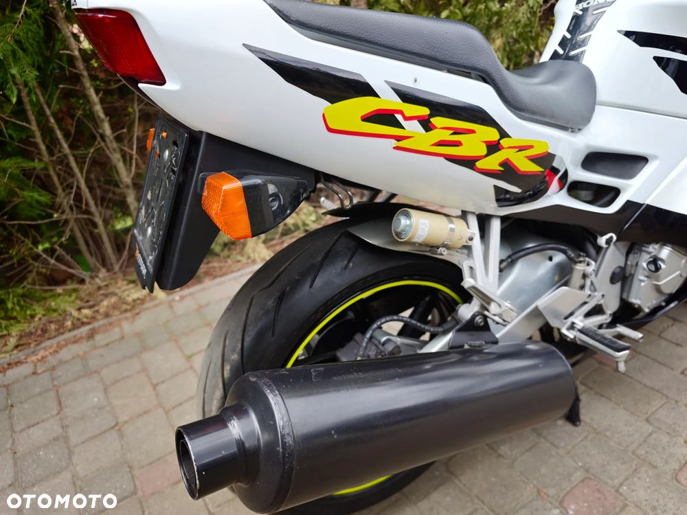Honda CBR - 3