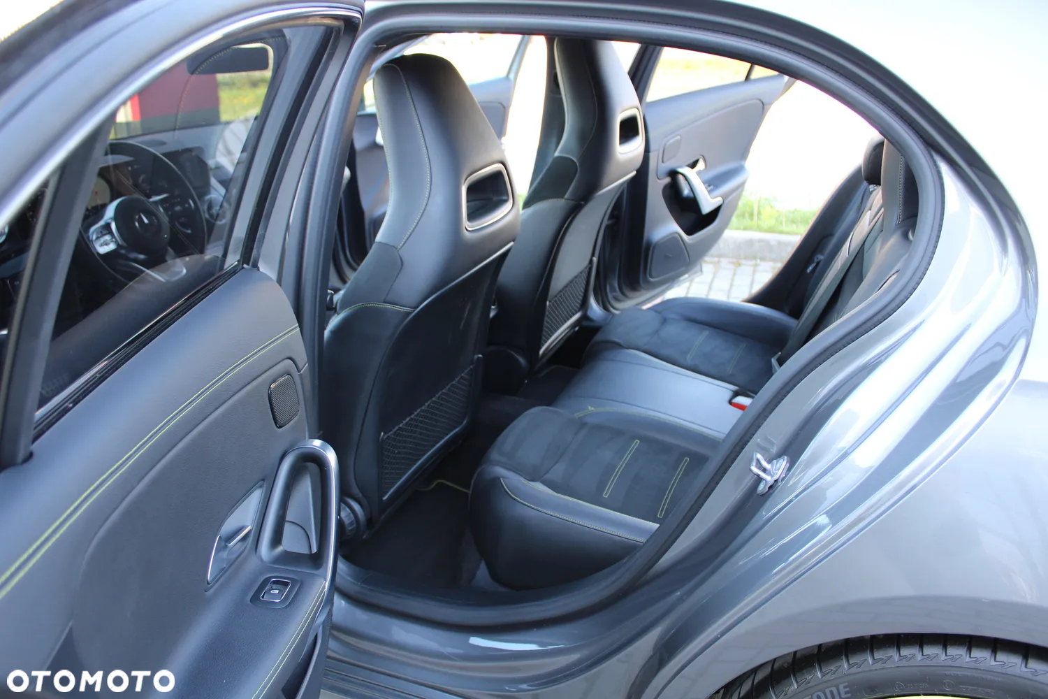Mercedes-Benz Klasa A 250 7G-DCT AMG Line - 32