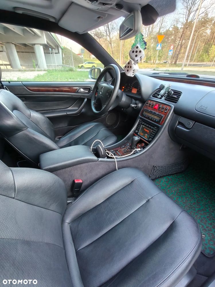 Mercedes-Benz CLK - 16