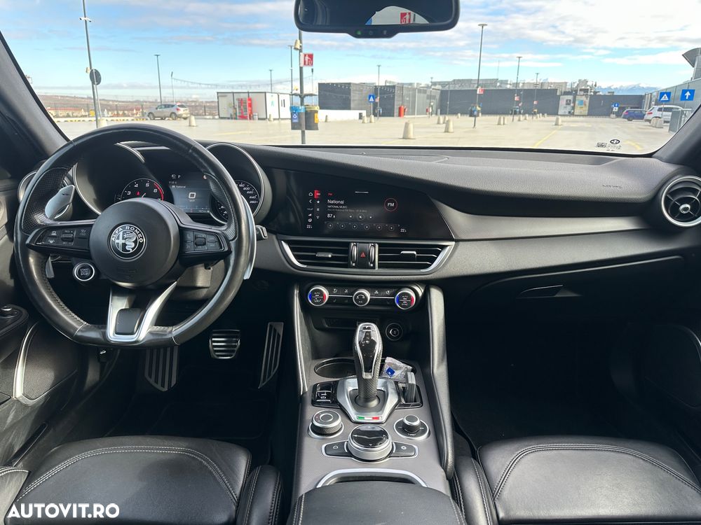 Alfa Romeo Giulia 2.0 Turbo AWD AT8 Veloce - 10