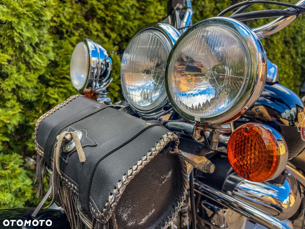 Suzuki Intruder - 12