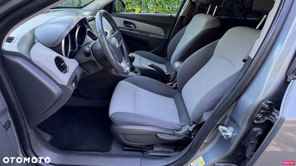 Chevrolet Cruze 1.6 LS - 17