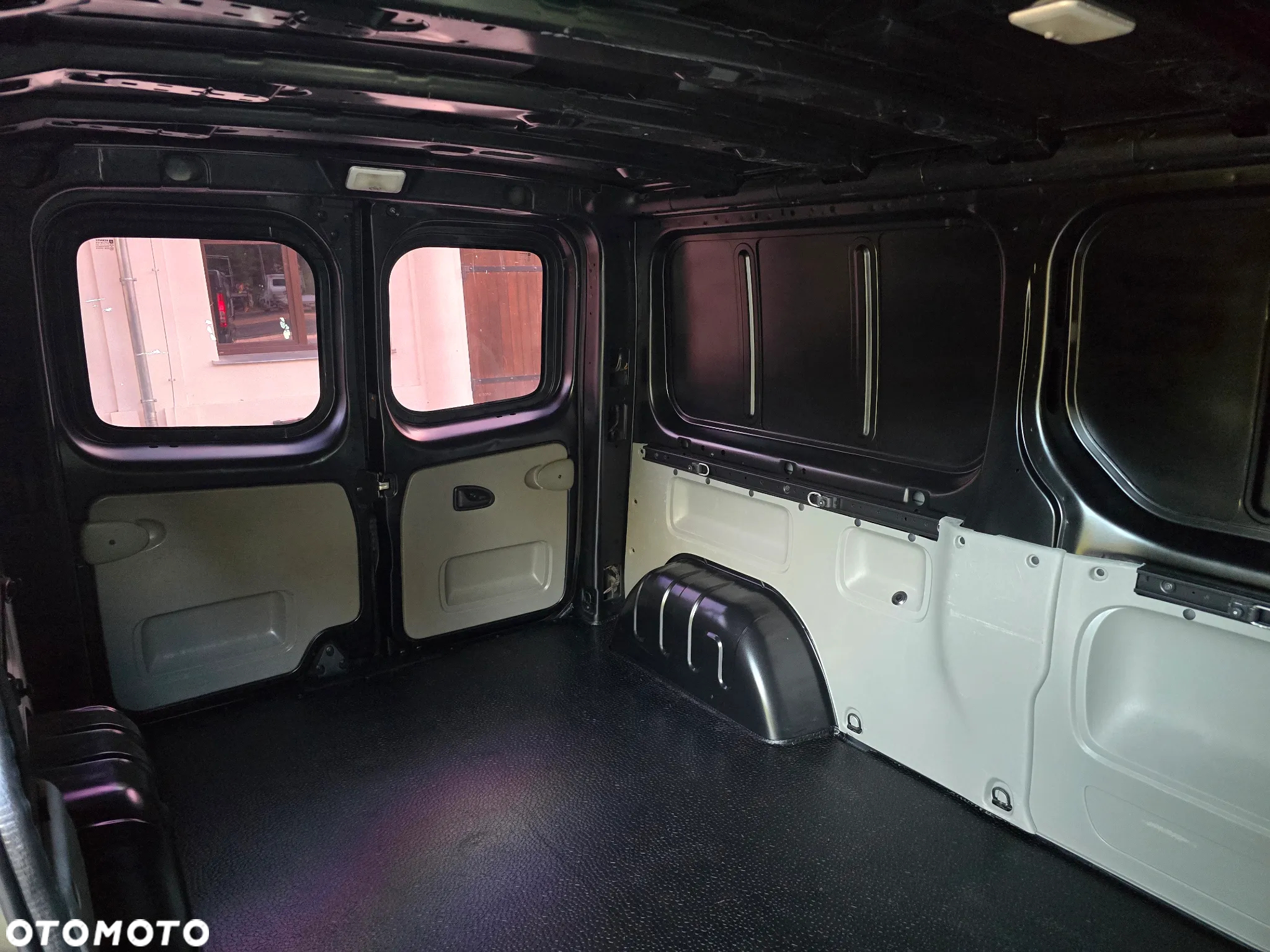 Opel Vivaro - 27