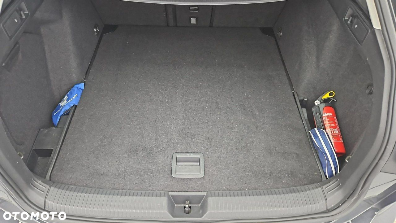 Volkswagen Golf VIII 2.0 TDI Life - 24
