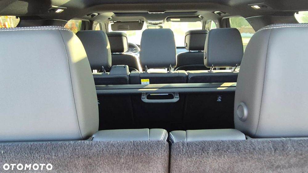 Land Rover Discovery 2.0 P300 R-Dynamic SE - 12