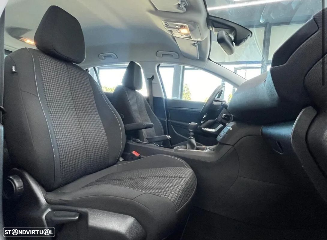 Peugeot 308 1.2 PureTech Active - 12