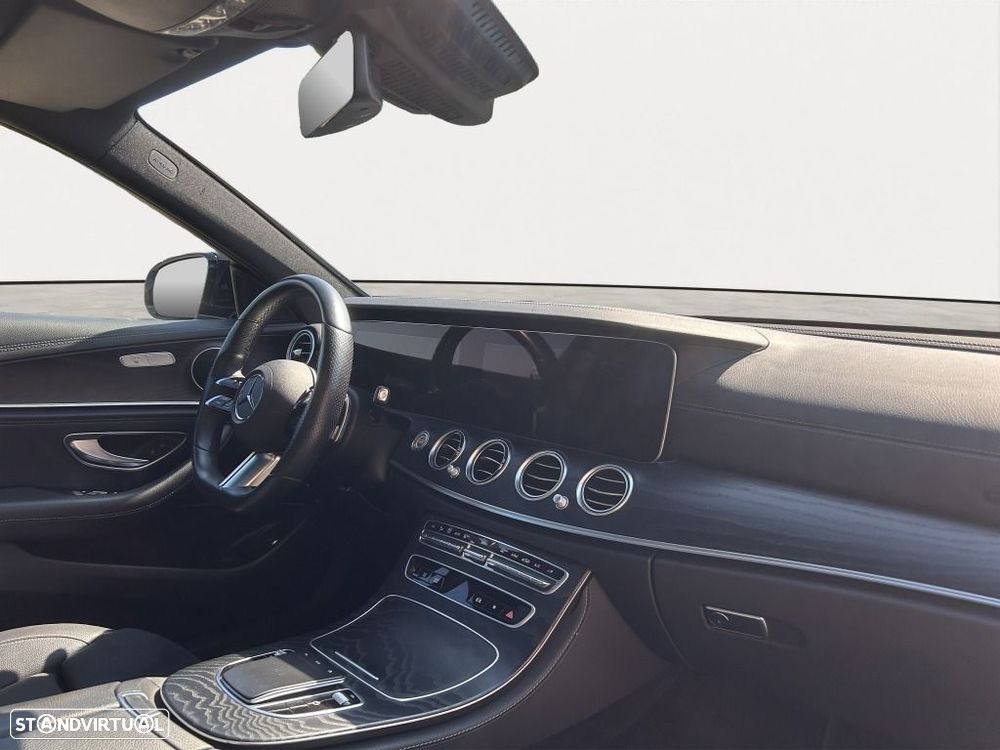 Mercedes-Benz E 220 d AMG Line — fotografia 12