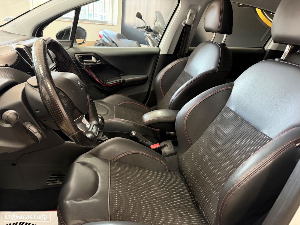 Peugeot 208 1.2 PureTech GT Line - 15