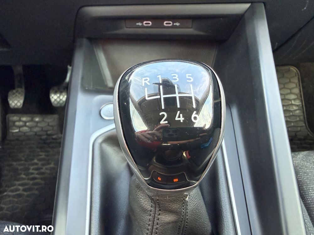 Volkswagen Golf 1.0 TSI Comfortline - 24