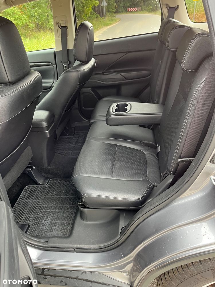 Mitsubishi Outlander 2.2 DI-D 4WD Automatik Diamant Edition - 12