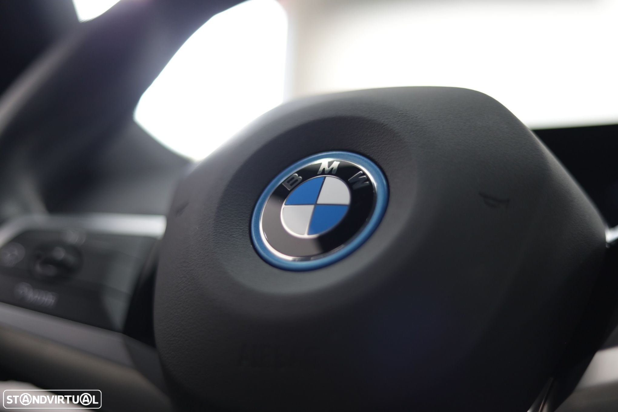 BMW iX1 xDrive30 Pack Desportivo M - 32
