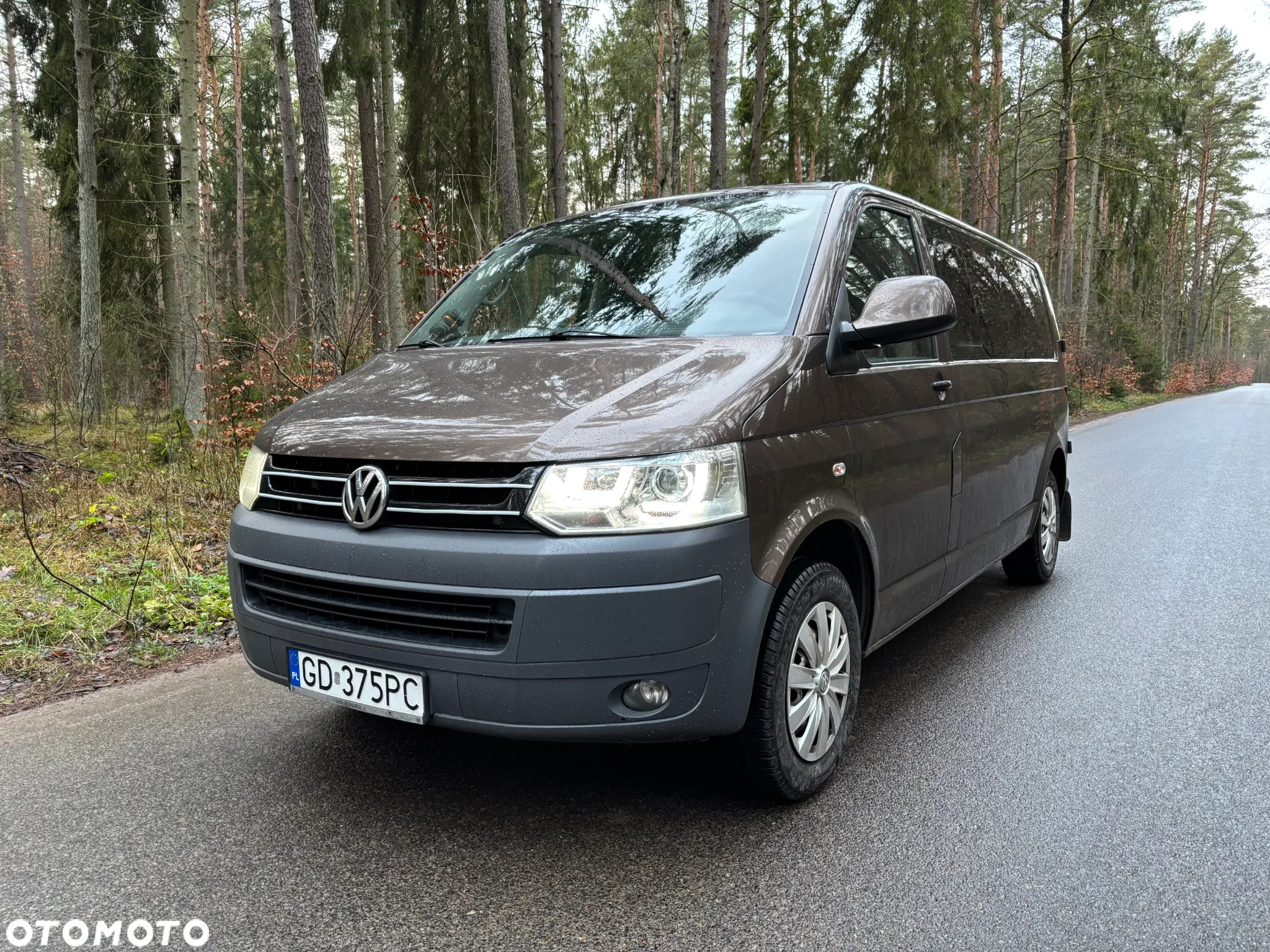 Volkswagen Caravelle - 2