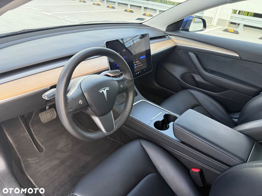 Tesla Model 3 - 16