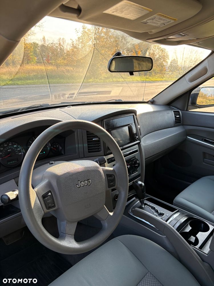 Jeep Grand Cherokee - 19