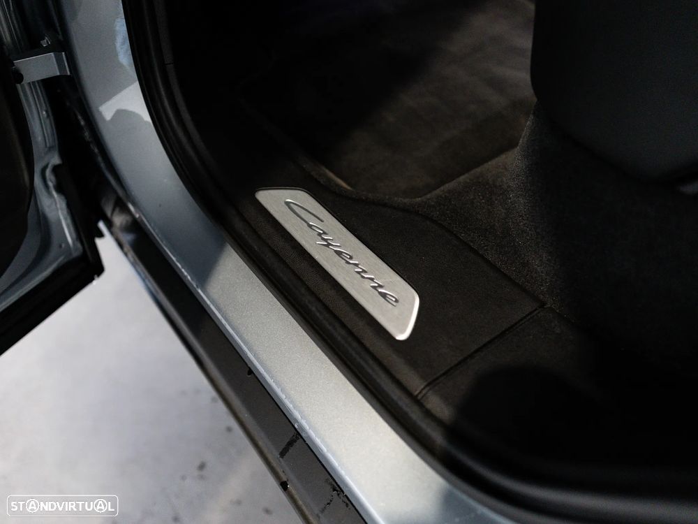 Porsche Cayenne Coupé E-Hybrid - 37