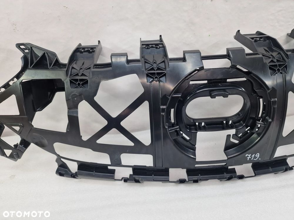 MERCEDES EQE W295 AMG WSPORNIK / STELAŻ POD ATRAPE / GRILL PRZEDNI PRZÓD + RAMKA RADARU , NR A2958883100 + A2978887300 , BARDZO ŁADNY , NIEUSZKODZONY , NR AUKCJI GL719 - 4