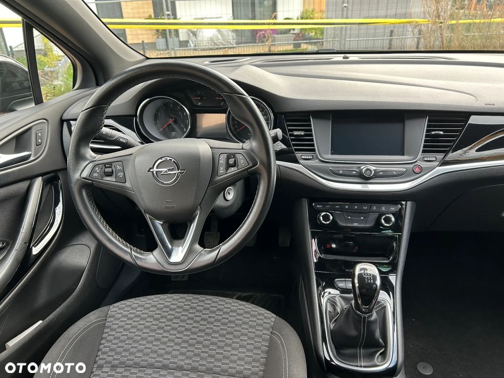 Opel Astra V 1.4 T Dynamic - 15