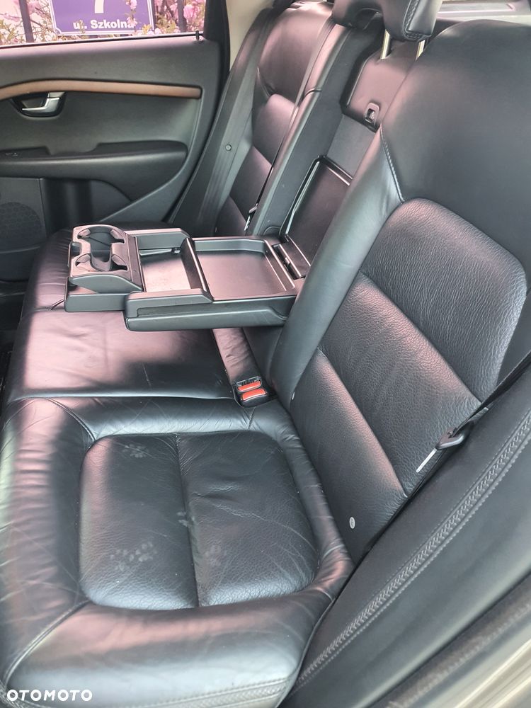 Volvo XC 70 D5 AWD Momentum - 9