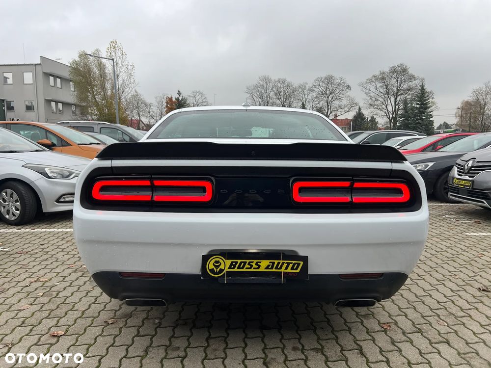 Dodge Challenger 5.7 R/T - 7
