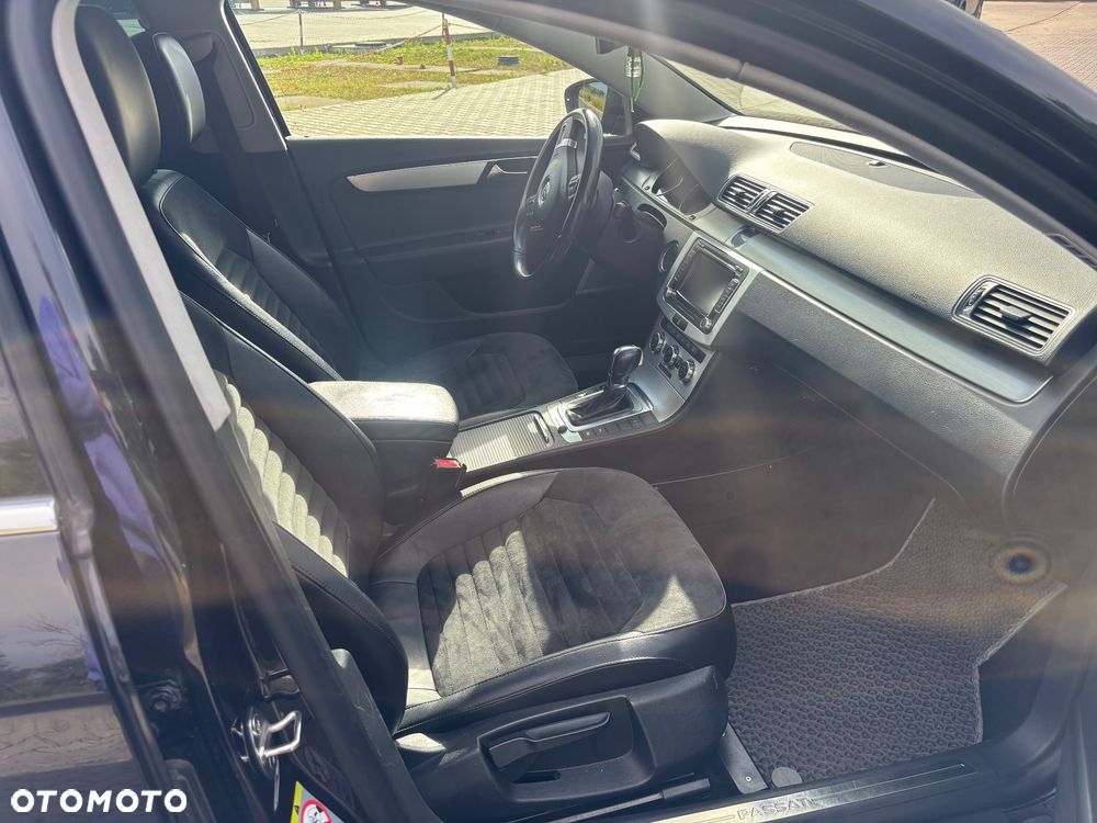 Volkswagen Passat 3.6 V6 4Mot Highline DSG - 17