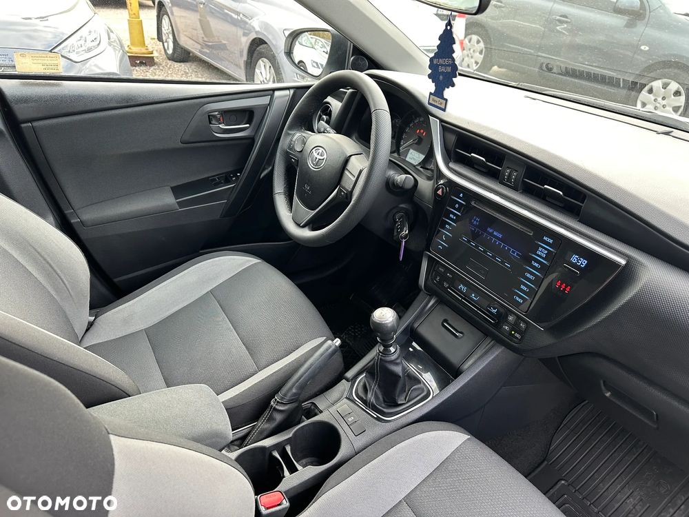 Toyota Auris - 17