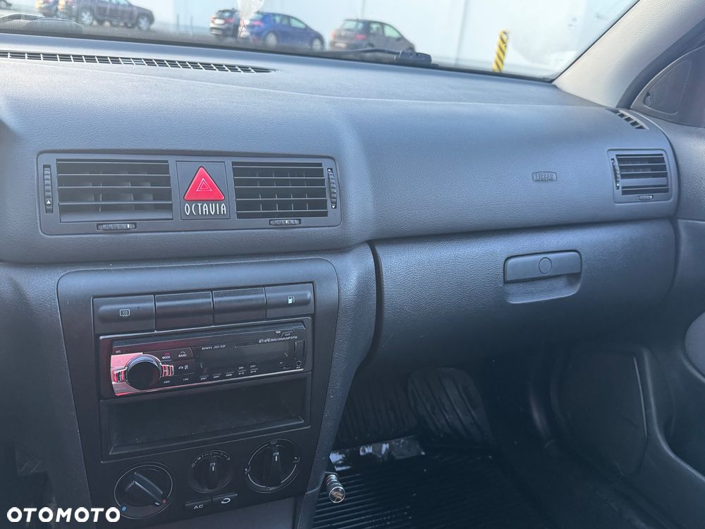 Skoda Octavia 1.6 Active - 11
