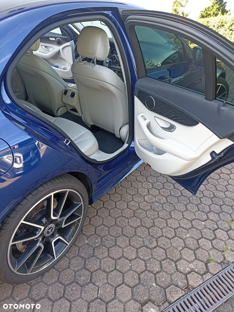Mercedes-Benz Klasa C 400 4-Matic 9G-TRONIC - 14