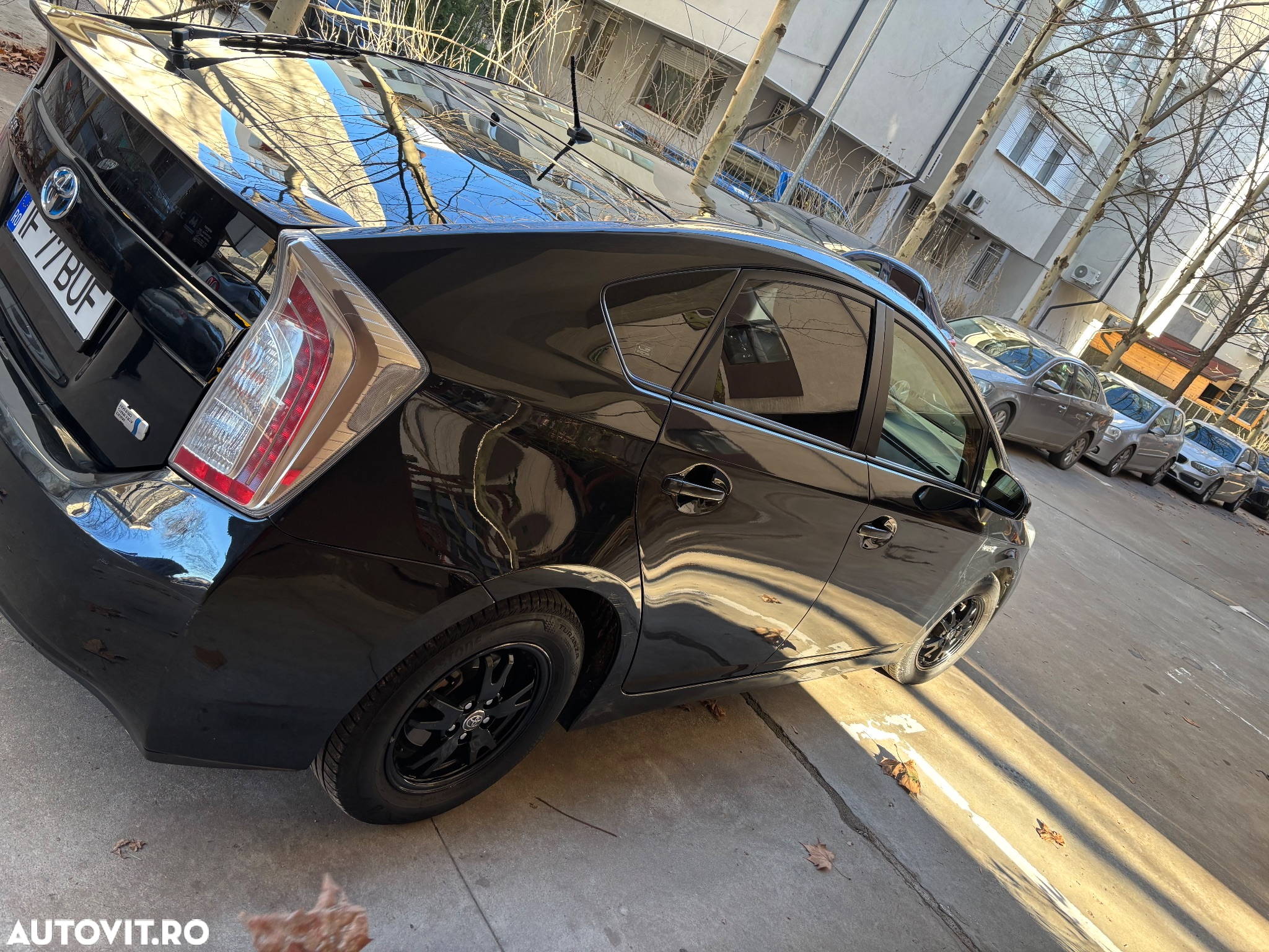 Toyota Prius (Hybrid) - 5