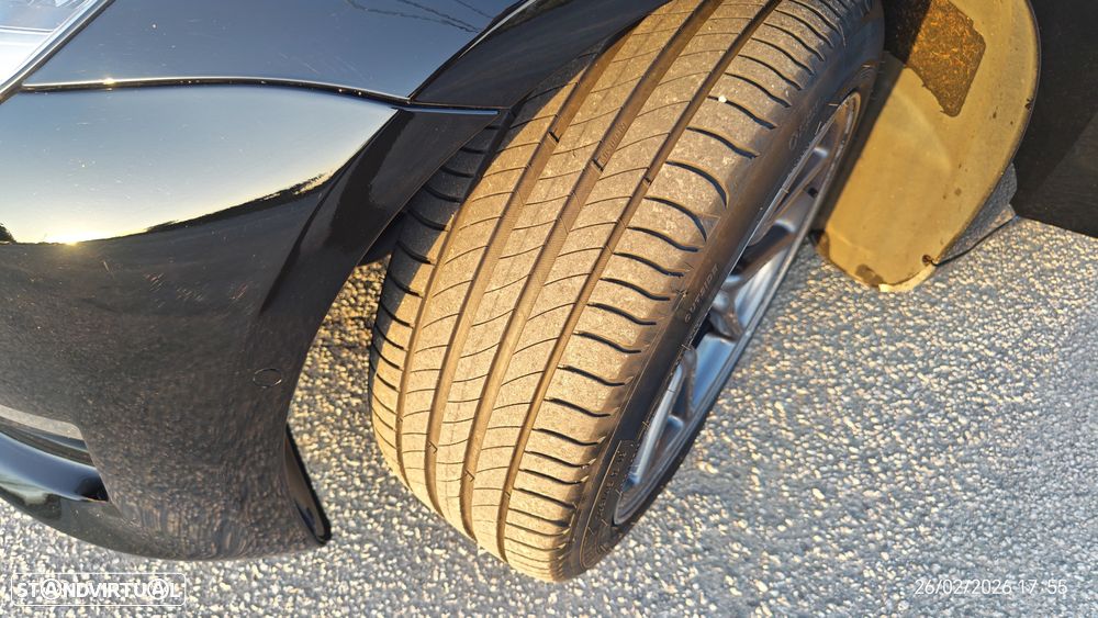 Tesla Model 3 Long-Range Dual Motor AWD - 22