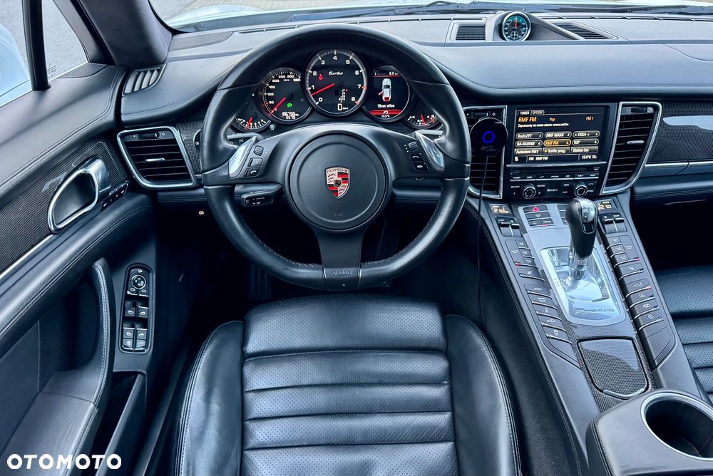 Porsche Panamera - 16