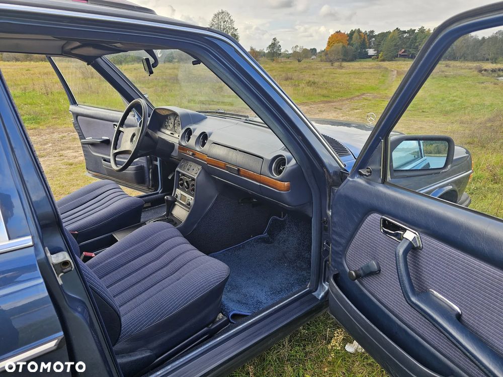 Mercedes-Benz W123 - 19