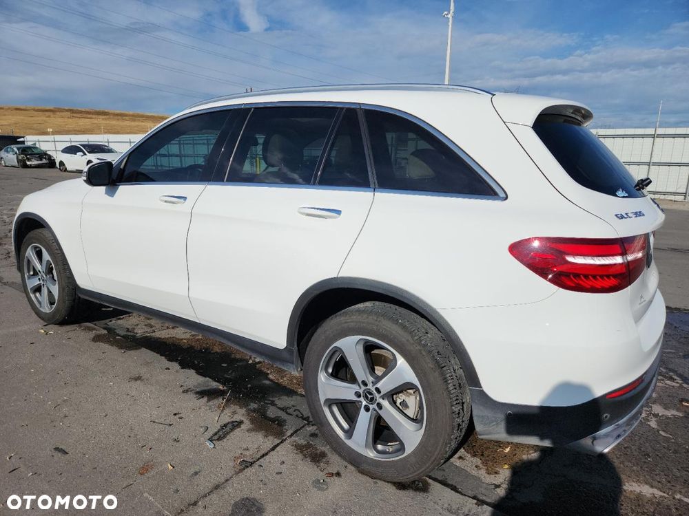 Mercedes-Benz GLC 300 4Matic 9G-TRONIC - 3