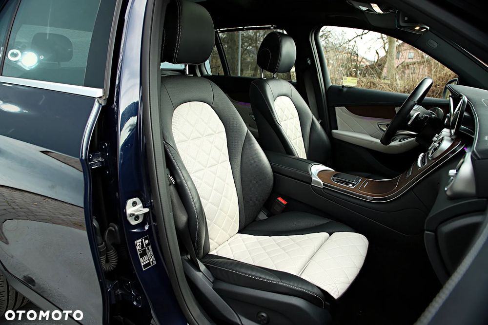 Mercedes-Benz GLC - 24