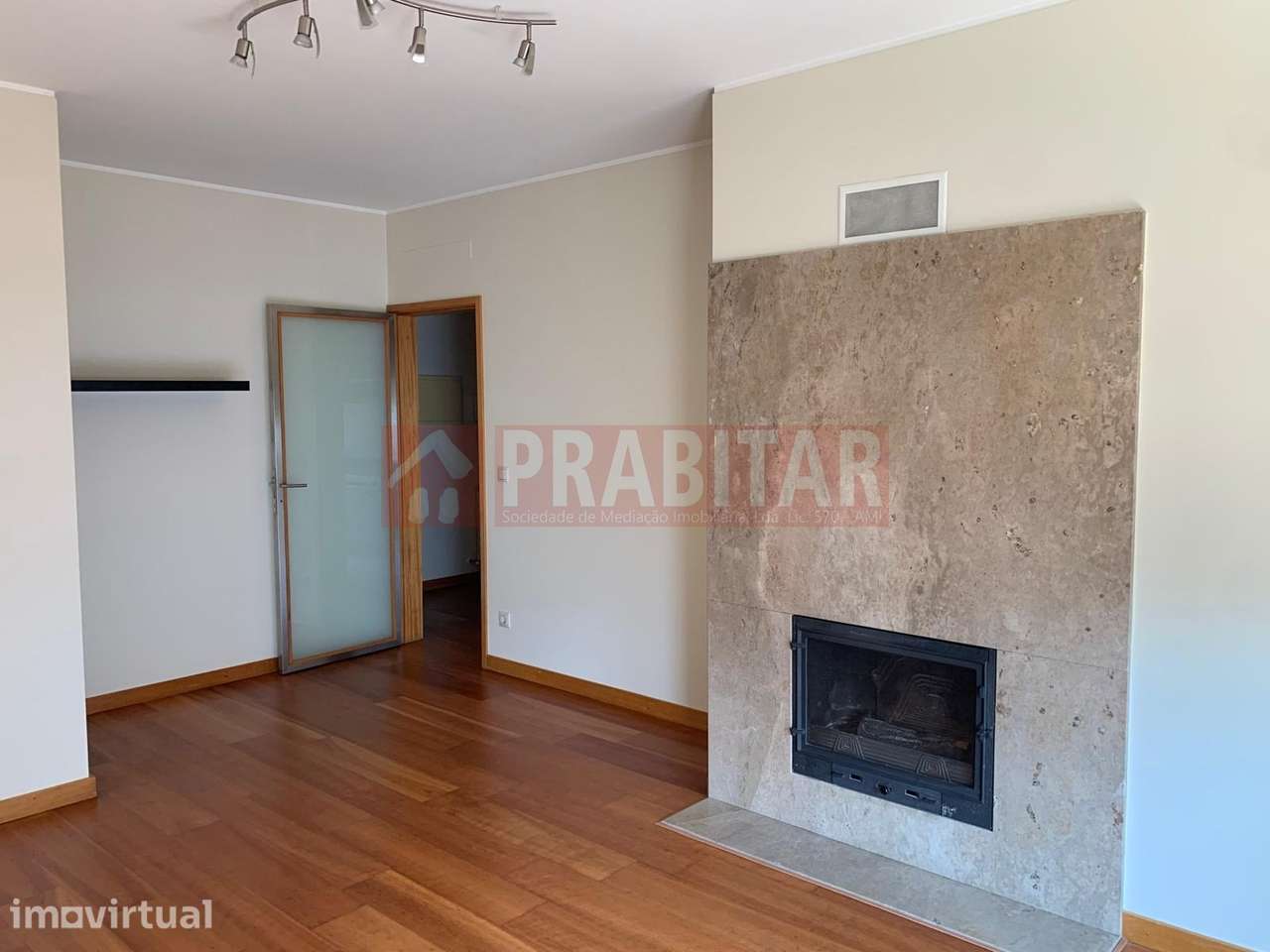 APARTAMENTO T2 NA QUINTA DA VÁRZEA EM SANTA CLARA - Grande imagem: 3/19