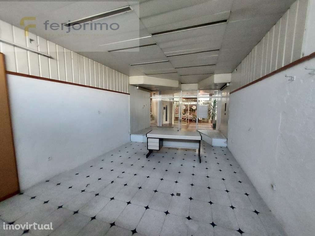 Loja - VENDA OU ARRENDAMENTO 

Centro Comercial Palmeiras

Exce... - Grande imagem: 4/4