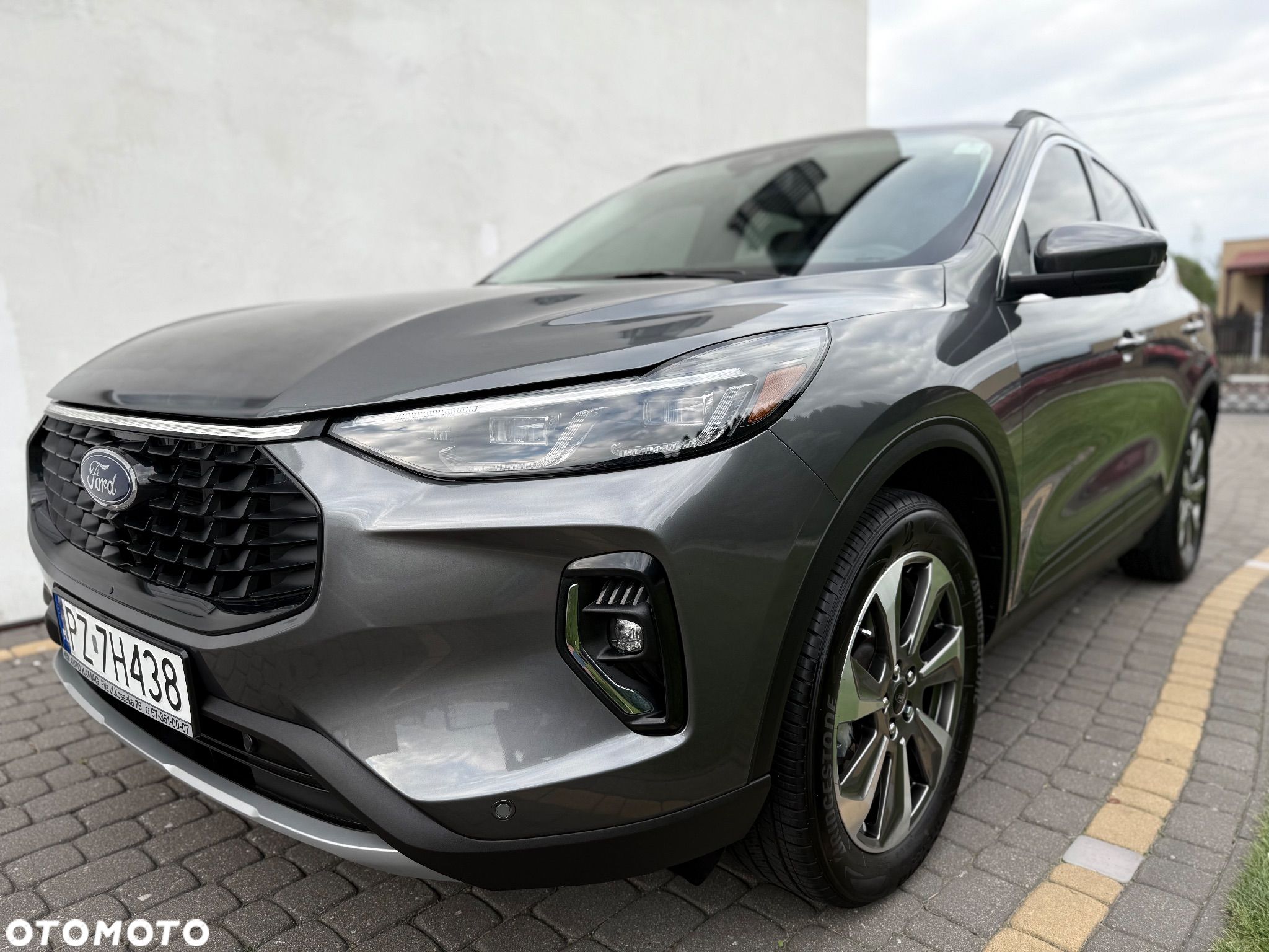 Ford Kuga - 1