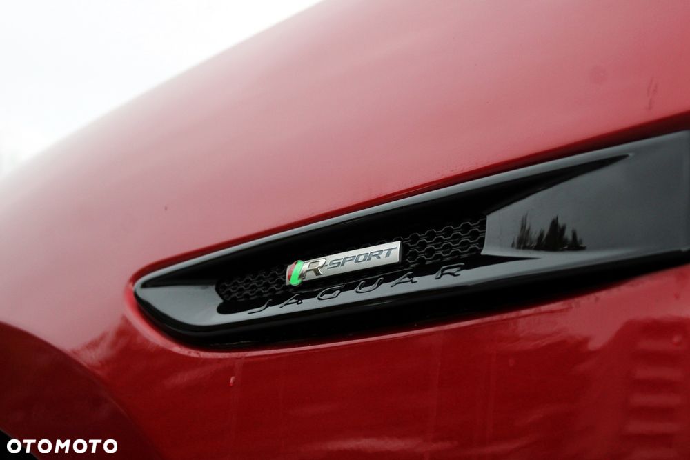 Jaguar F-Pace 2.0 i4D AWD R-Sport - 29