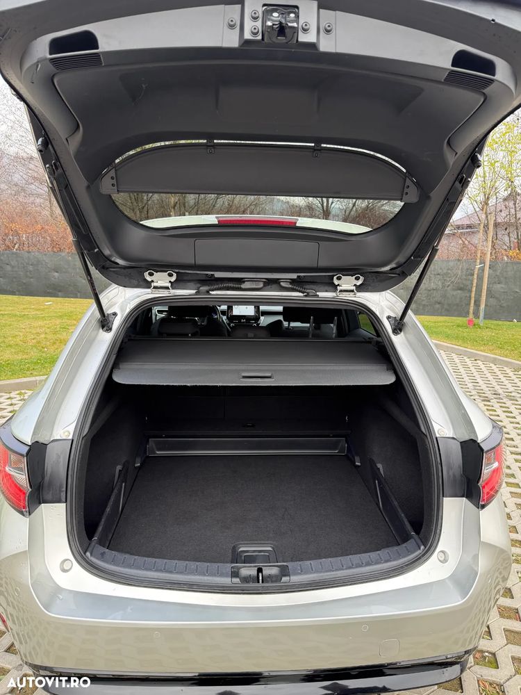 Suzuki Swace 1.8 E-CVT HEV Spirit - 12